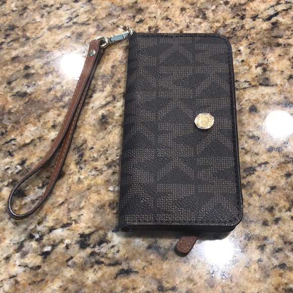 Michael Kors Accessories - MK phone case wristlet